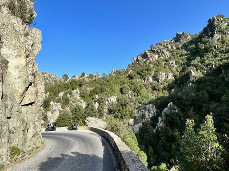 Die besten Straßen Korsikas - Selbstgeführte Motorradtour