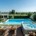 pool jakuzzi